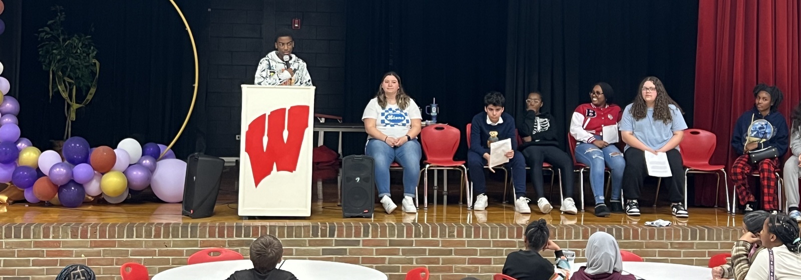 About Us, image size:1600x560